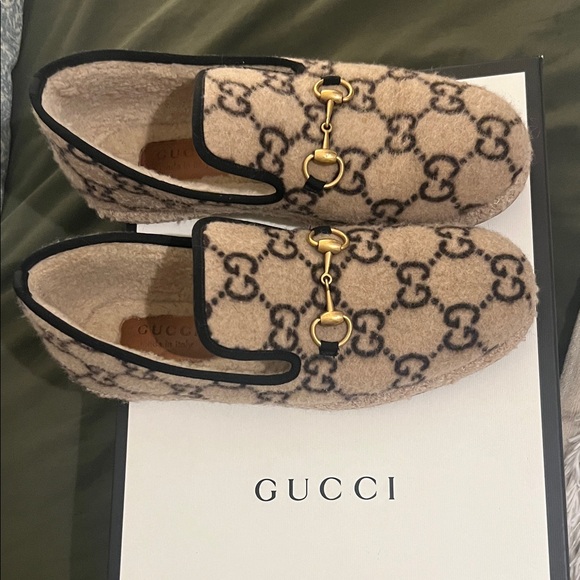 Gucci Mens Beige and Black Wool Patterned Loafers
